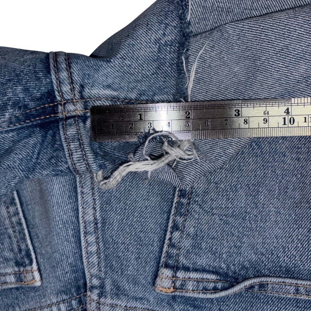 Zara Denim Shorts Distressed Frayed Hem Light Wash Casual Women's 4 - Picture 5 of 5